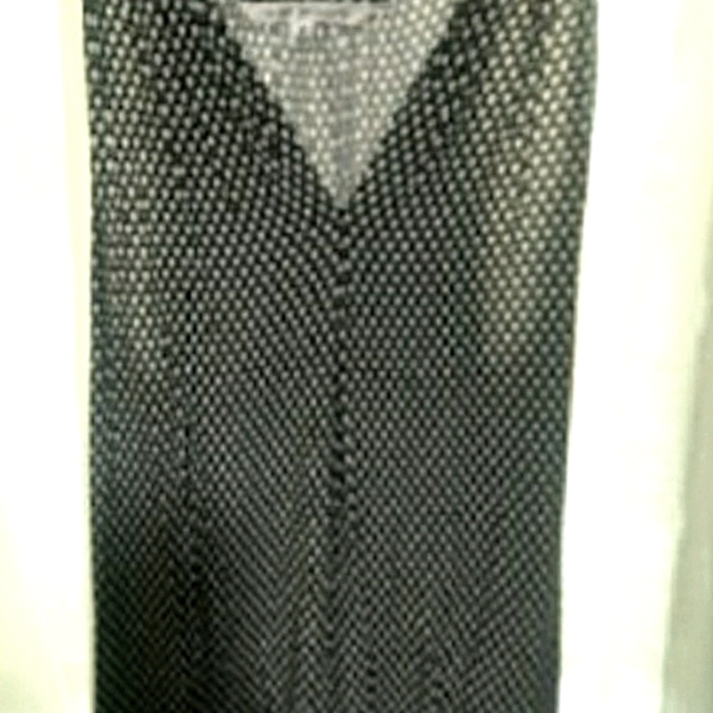 Sleeveless V neck Blouse